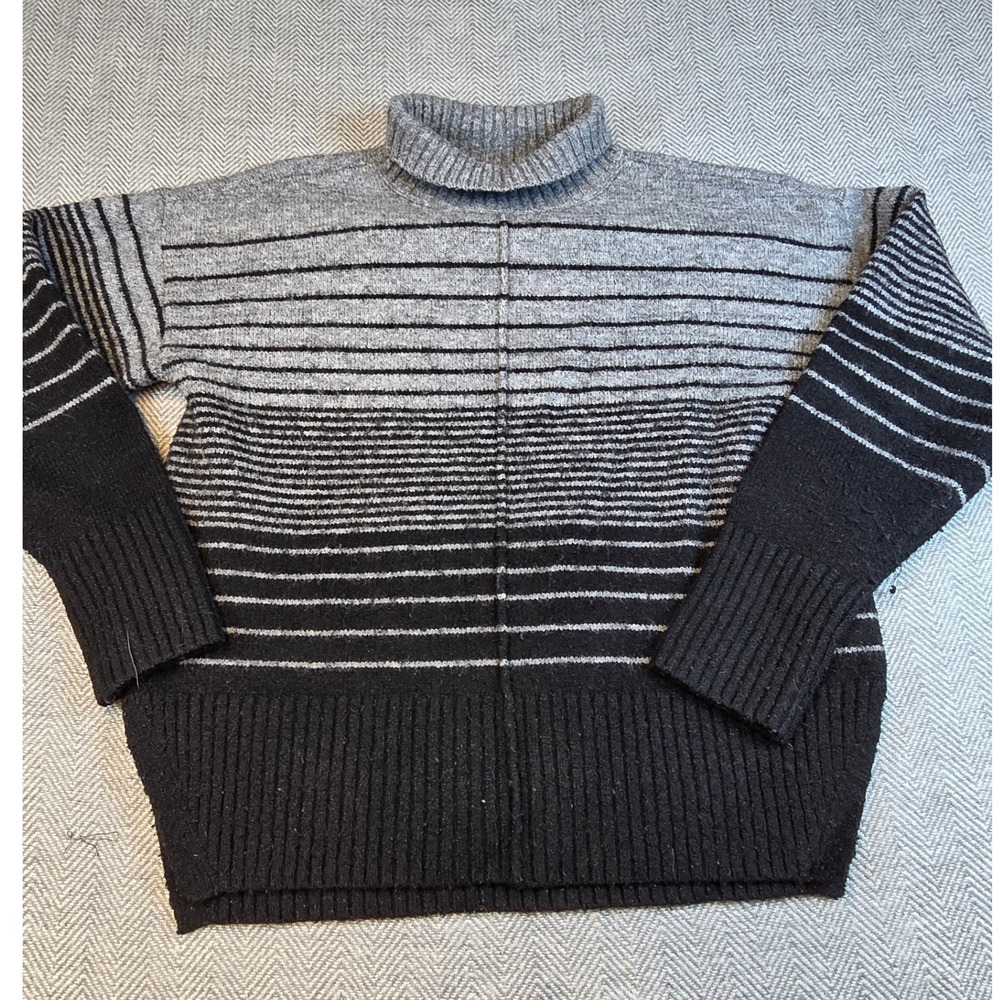 Simply Vera Vera Wang Grey Black Striped Turtleneck Sweater Small Relaxed Fit